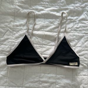 Chooks bikini top size small